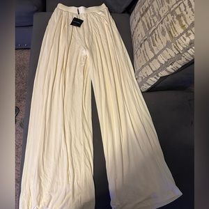 JLUXBASIX BUTTERCREAM DEVYN WIDE LEG PANTS